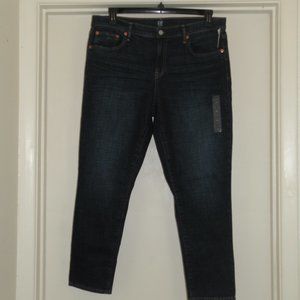 NWT Gap Best Girlfriend Jeans Dark Wash 32